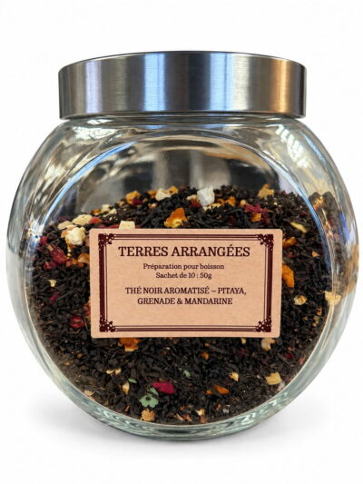Thé noir aromatisé Pitaya, Grenade et Mandarine dans un bocal Terres Arrangées Titre de l’image